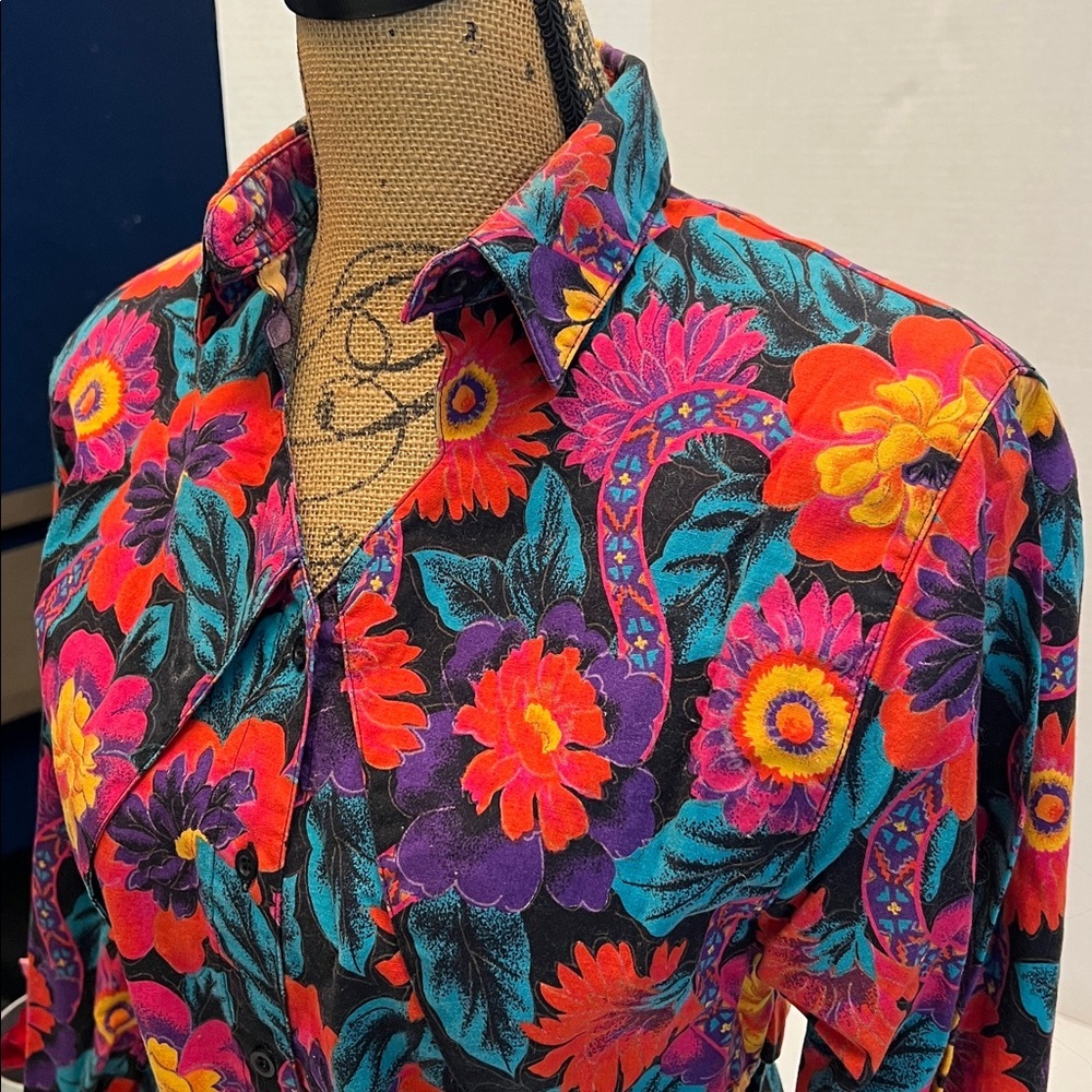VINTAGE WRANGLER 80’s WESTERN FLORAL LONG SLEEVE BUTTON DOWN TOP SMALL - Picture 4 of 16